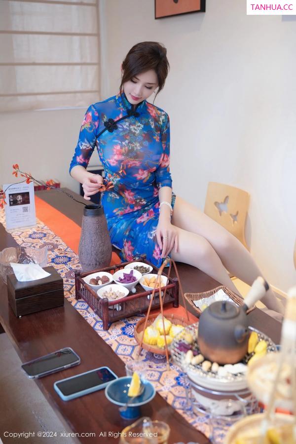 周妍希 奶瓶土肥圆 [XiuRen]高清写真图 2024.02.22 No.8127 Carol周妍希X 丝袜美腿第9张图片